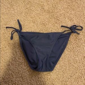 Blue sinched butt bikini bottoms